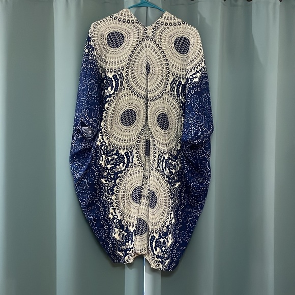 NWT lotus and luna Cape Cod Mandala Kimono, blue and white - Picture 2 of 6